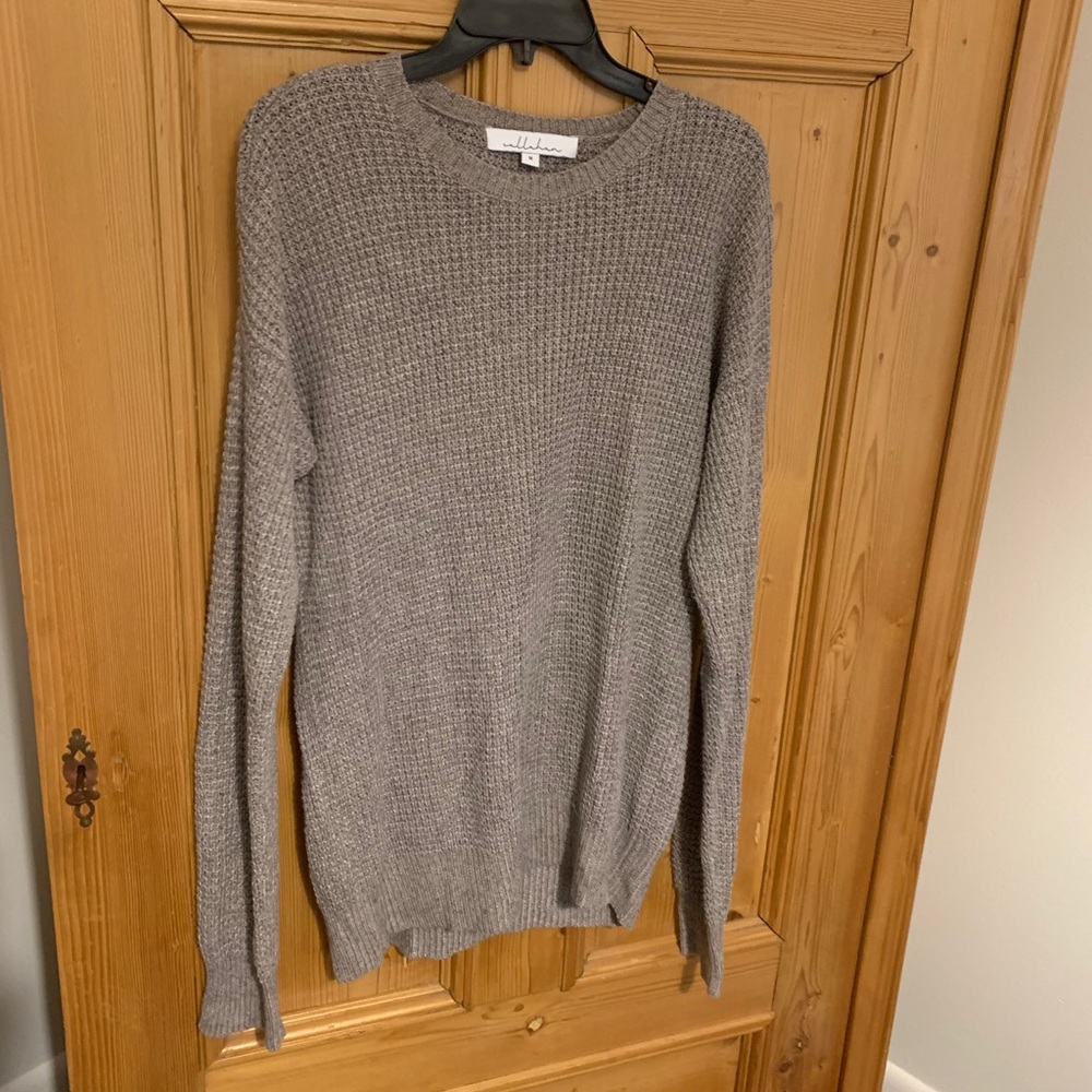 Grey knit sweater - great condition